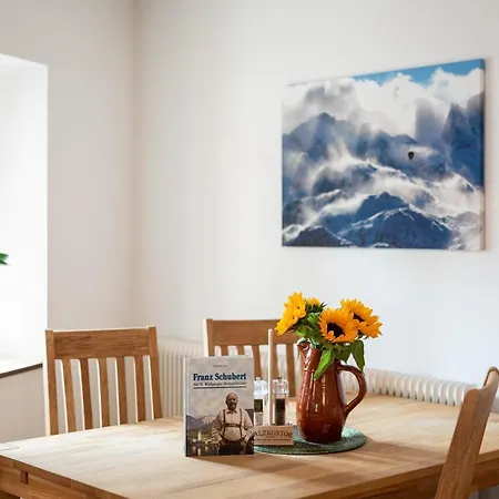 Schubert - Haus Konukevi